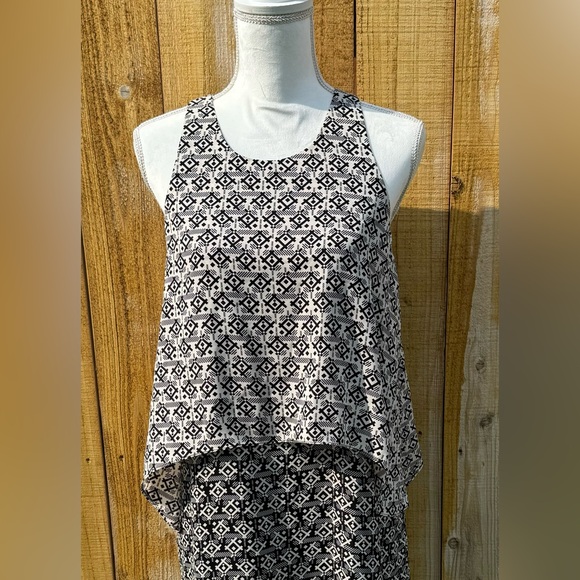 Skies Are Blue Dresses & Skirts - Skies Are Blue sheath dress Size Small. Two-layered coordinating design.